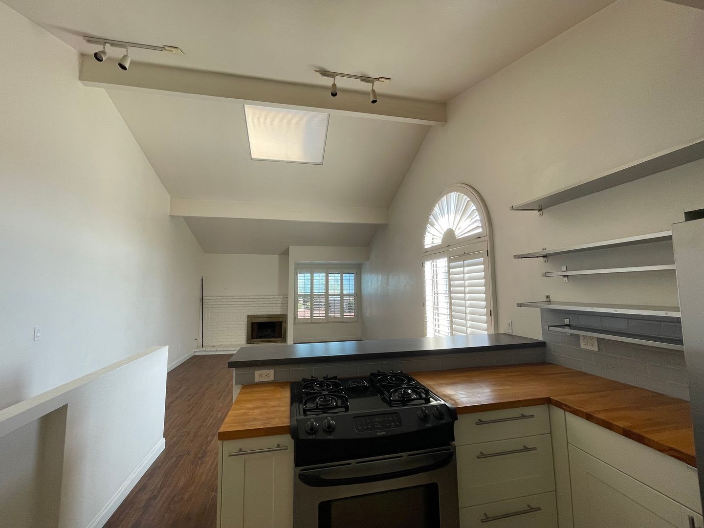 1118 Fresno Street Unit# 5 - San Diego - California - 1 bed, 2 bath rental property