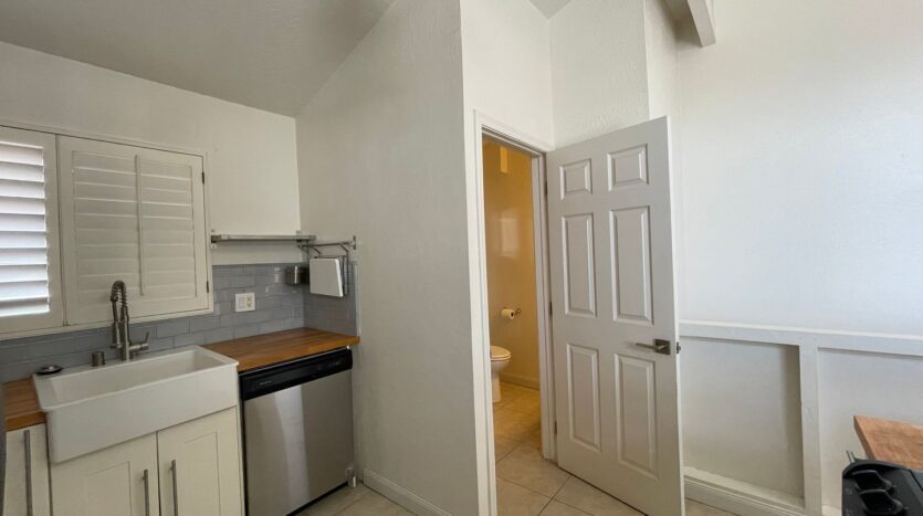 1118 Fresno Street Unit# 5 - San Diego - California - 1 bed, 2 bath rental property