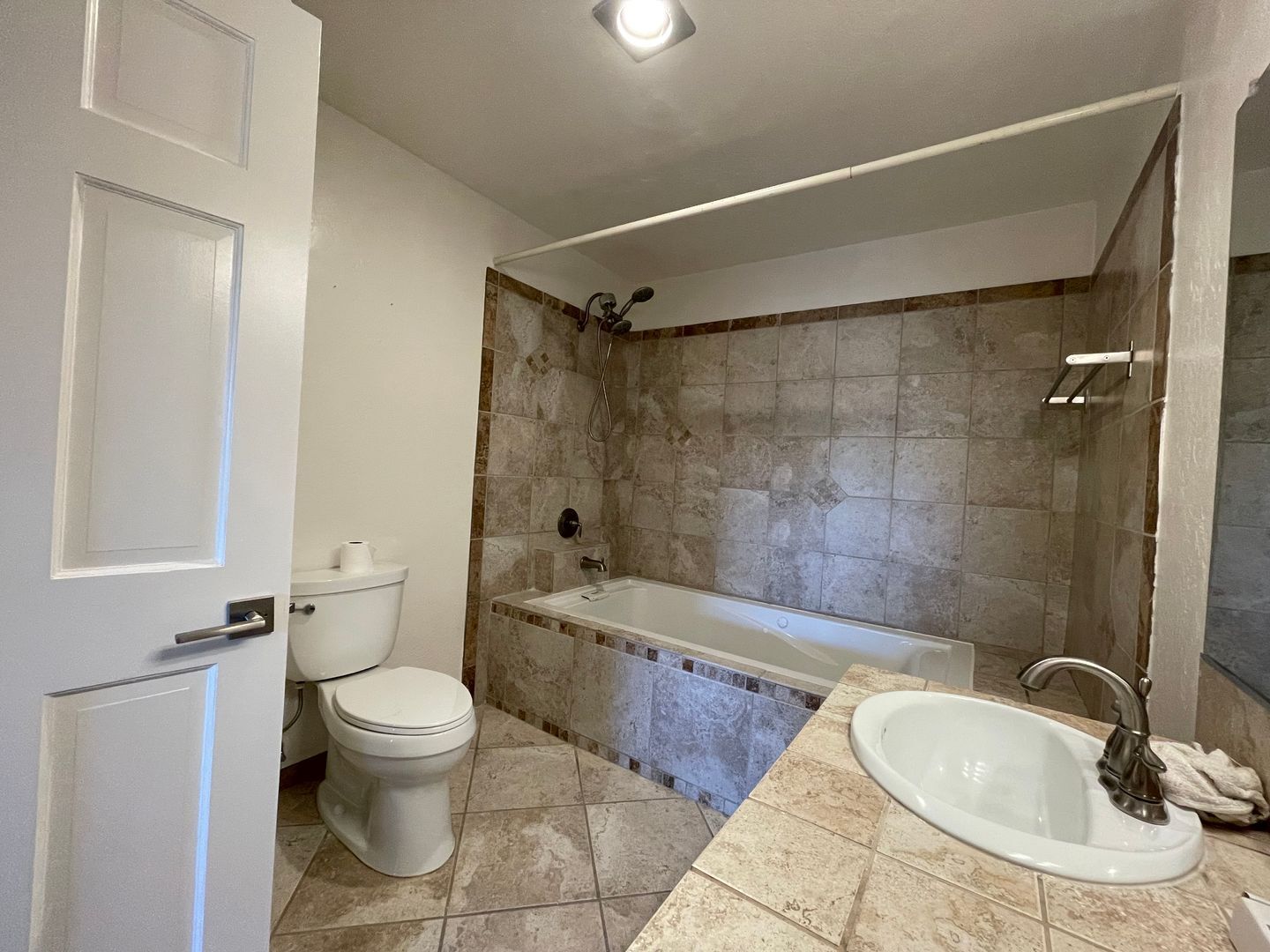 1118 Fresno Street Unit# 5 - San Diego - California - 1 bed, 2 bath rental property