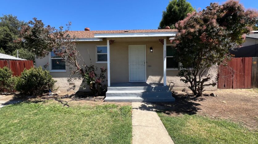 112 W. HOWARD - Visalia - California - 2 bed, 1 bath rental property