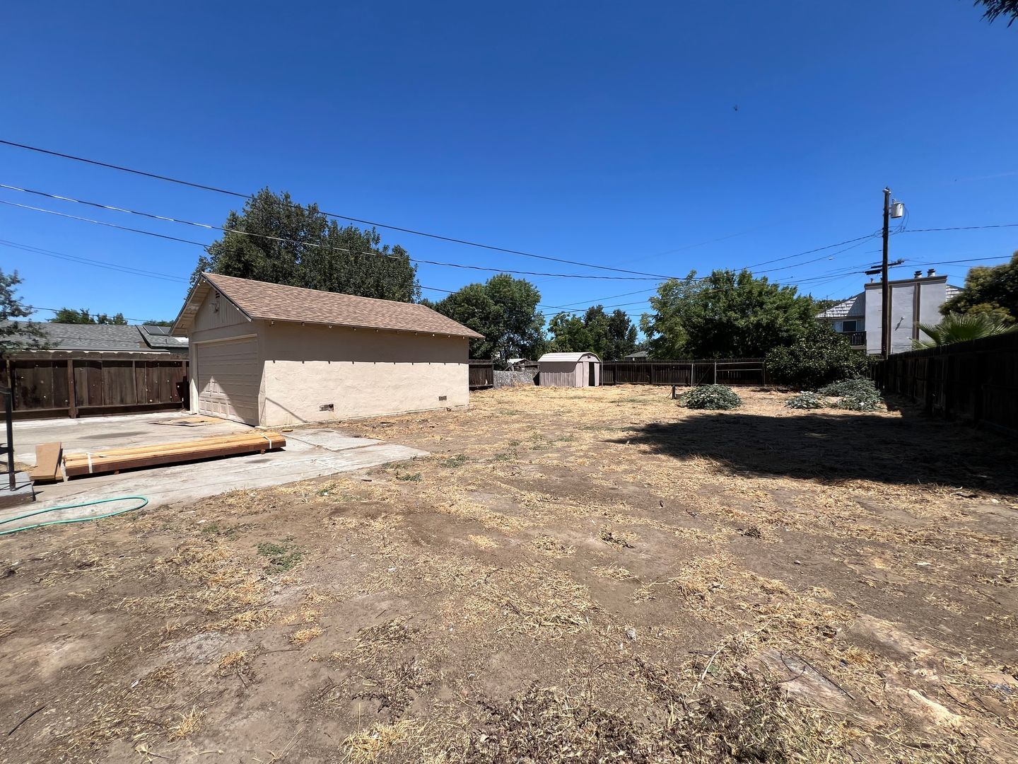 112 W. HOWARD - Visalia - California - 2 bed, 1 bath rental property