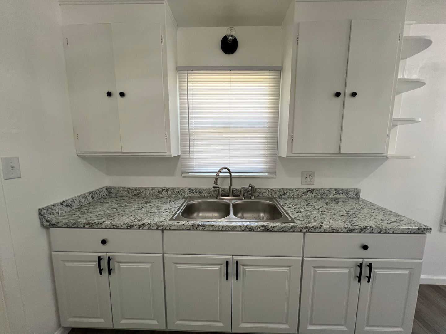 112 W. HOWARD - Visalia - California - 2 bed, 1 bath rental property