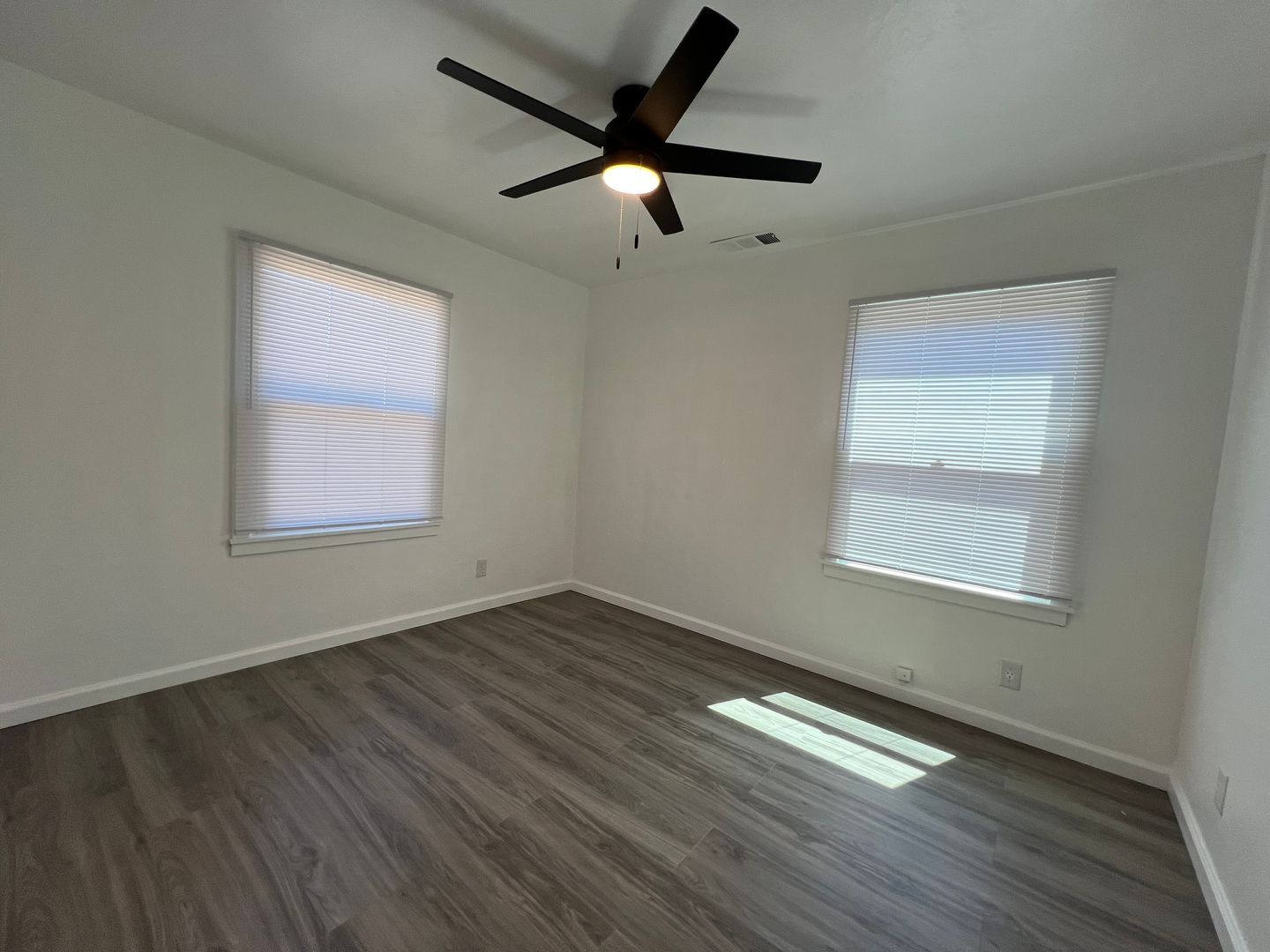112 W. HOWARD - Visalia - California - 2 bed, 1 bath rental property