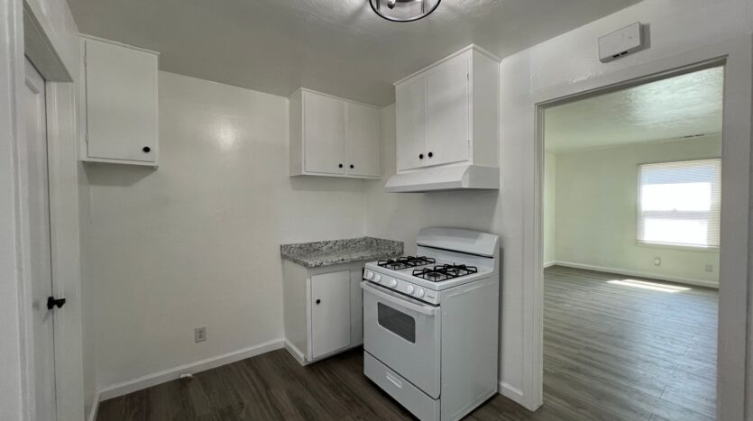 112 W. HOWARD - Visalia - California - 2 bed, 1 bath rental property