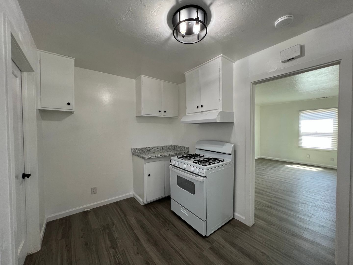 112 W. HOWARD - Visalia - California - 2 bed, 1 bath rental property