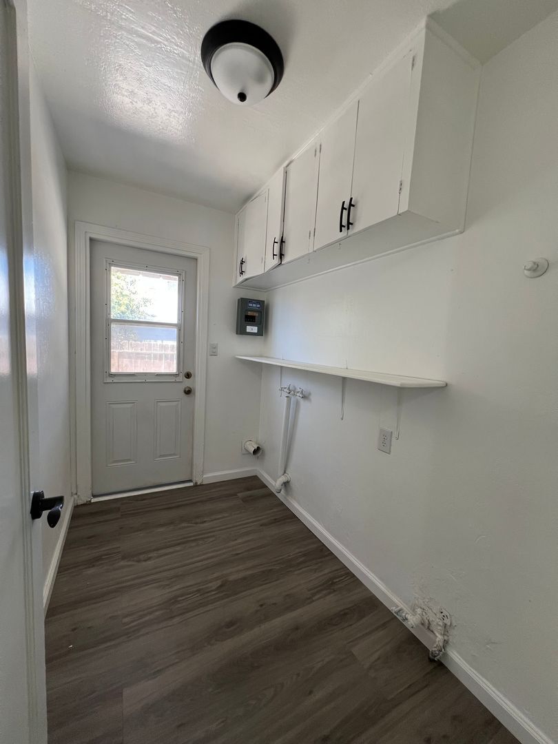 112 W. HOWARD - Visalia - California - 2 bed, 1 bath rental property