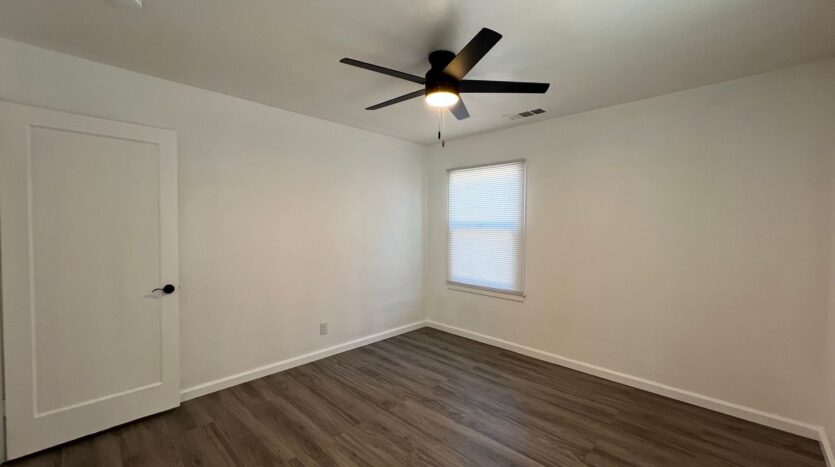 112 W. HOWARD - Visalia - California - 2 bed, 1 bath rental property