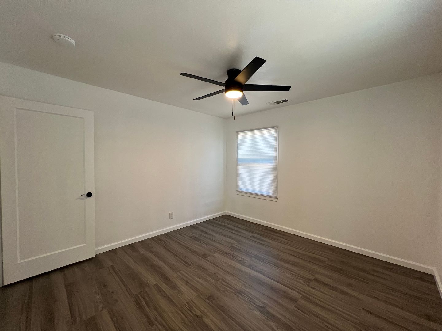 112 W. HOWARD - Visalia - California - 2 bed, 1 bath rental property