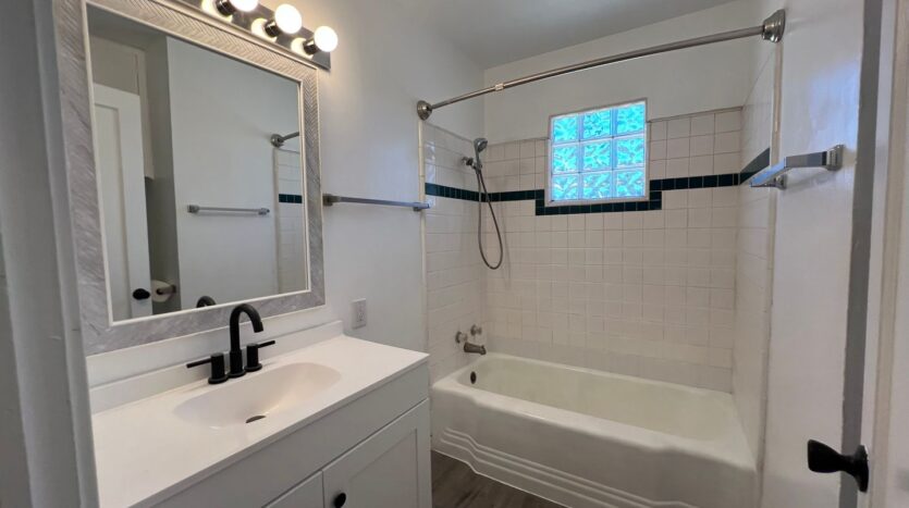 112 W. HOWARD - Visalia - California - 2 bed, 1 bath rental property