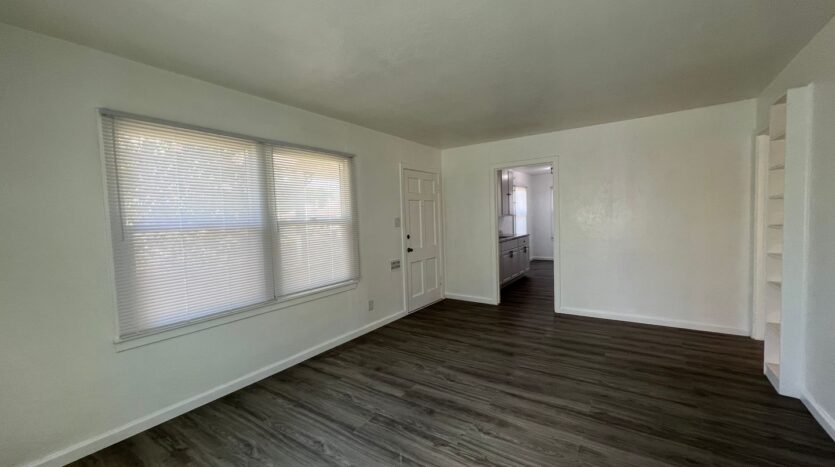 112 W. HOWARD - Visalia - California - 2 bed, 1 bath rental property