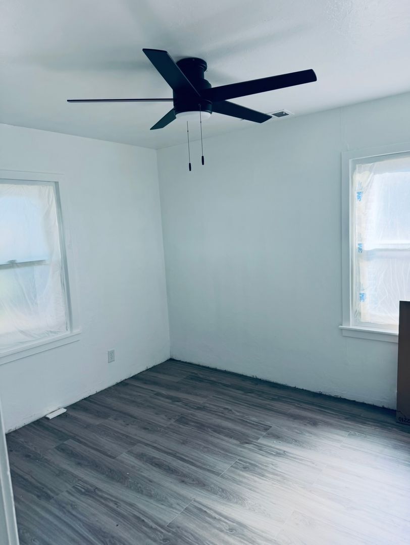 112 W. HOWARD - Visalia - California - 2 bed, 1 bath rental property
