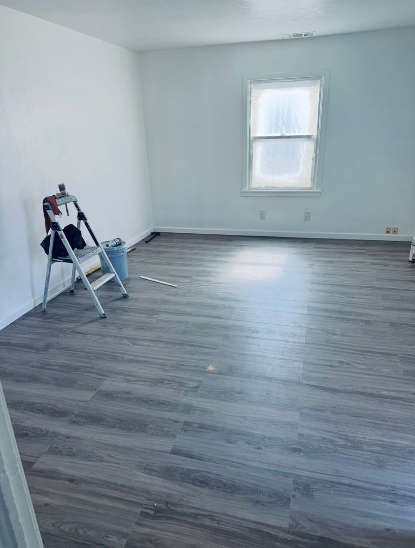 112 W. HOWARD - Visalia - California - 2 bed, 1 bath rental property