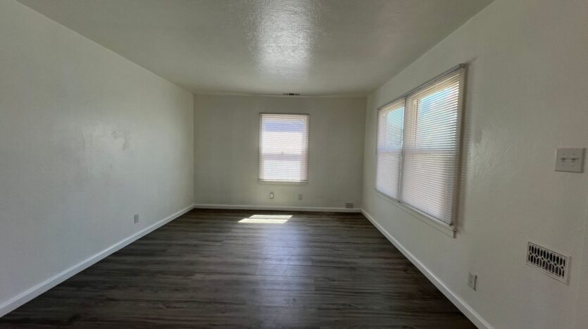 112 W. HOWARD - Visalia - California - 2 bed, 1 bath rental property