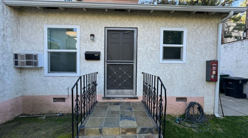 115-117 North Maple Street - Burbank - California - 1 bath rental property