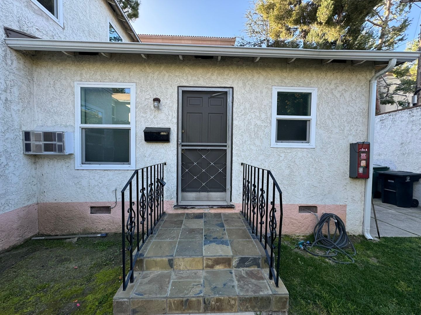 115-117 North Maple Street - Burbank - California - 1 bath rental property
