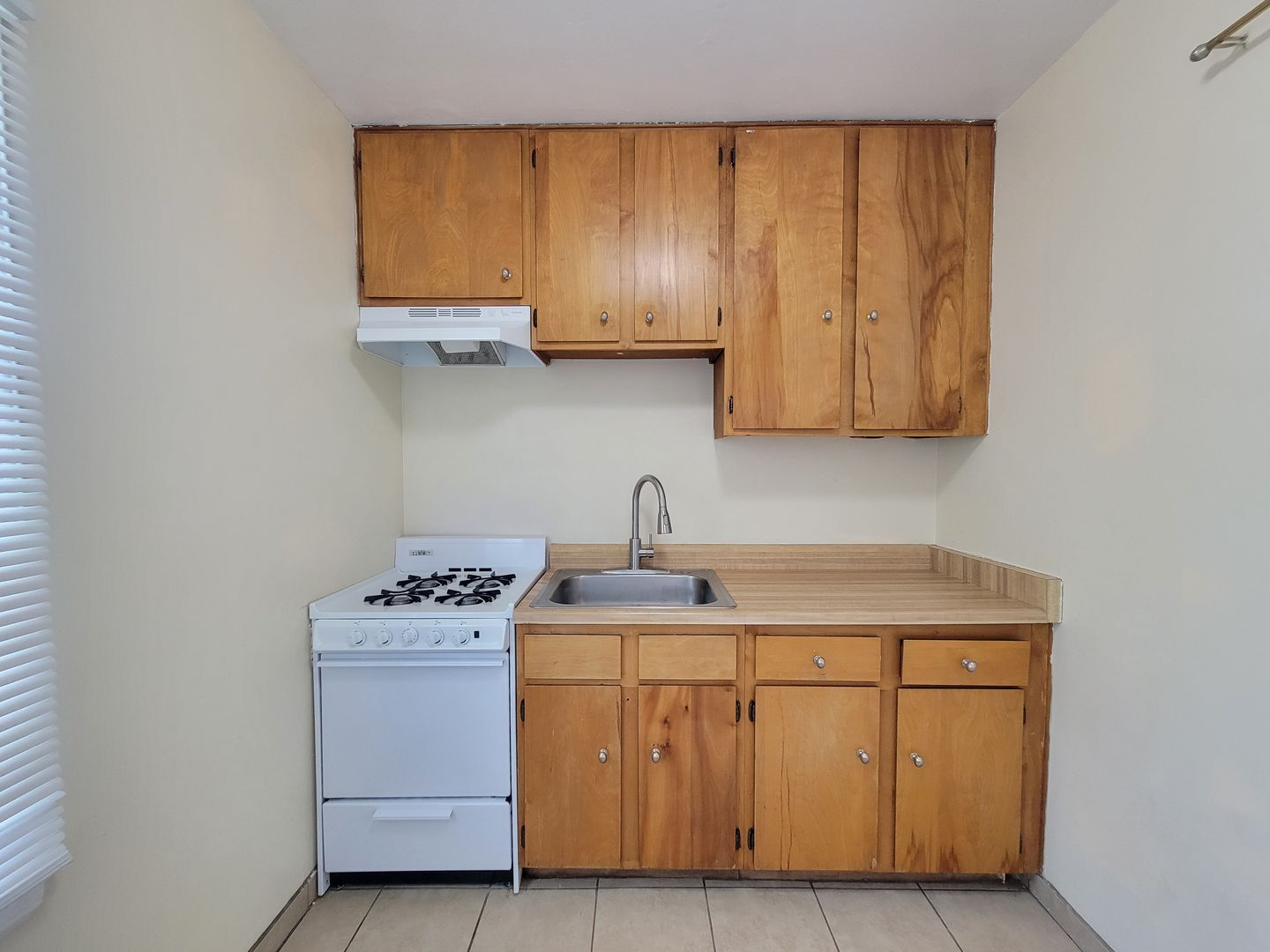 115-117 North Maple Street - Burbank - California - 1 bath rental property