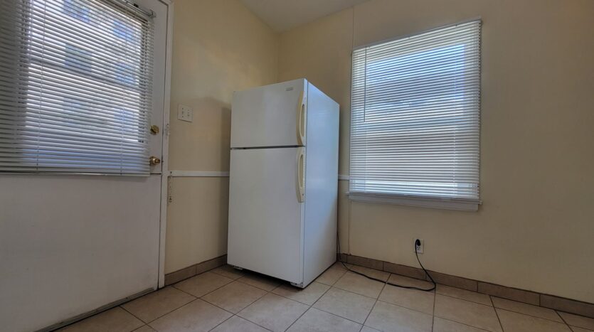 115-117 North Maple Street - Burbank - California - 1 bath rental property