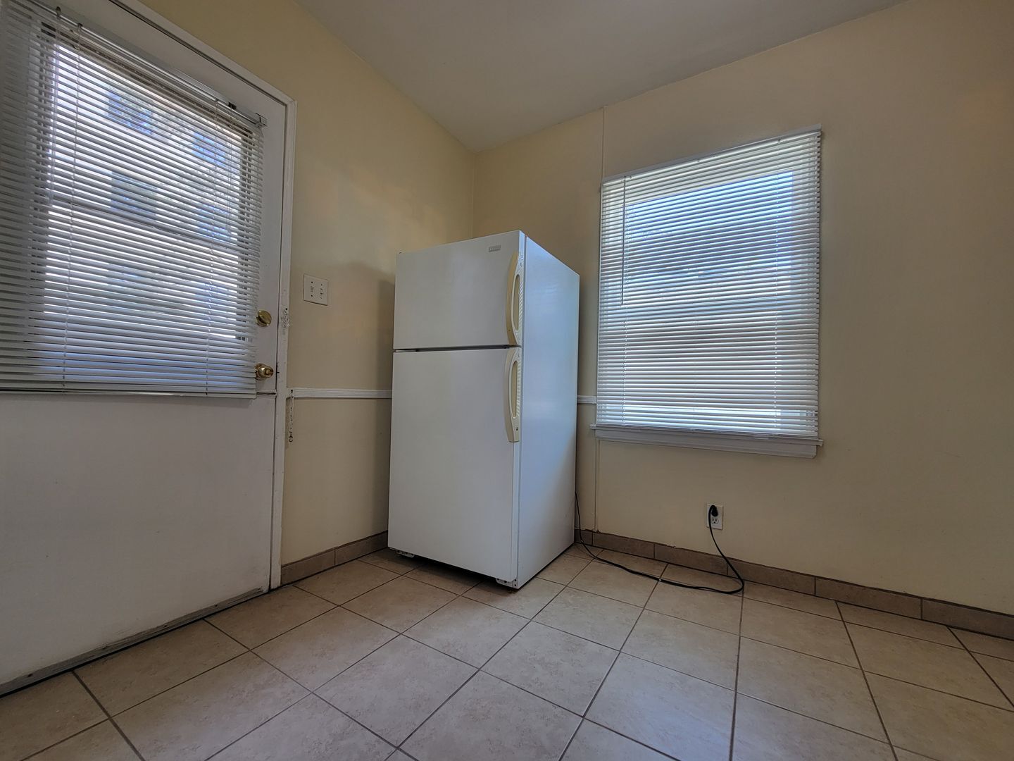 115-117 North Maple Street - Burbank - California - 1 bath rental property