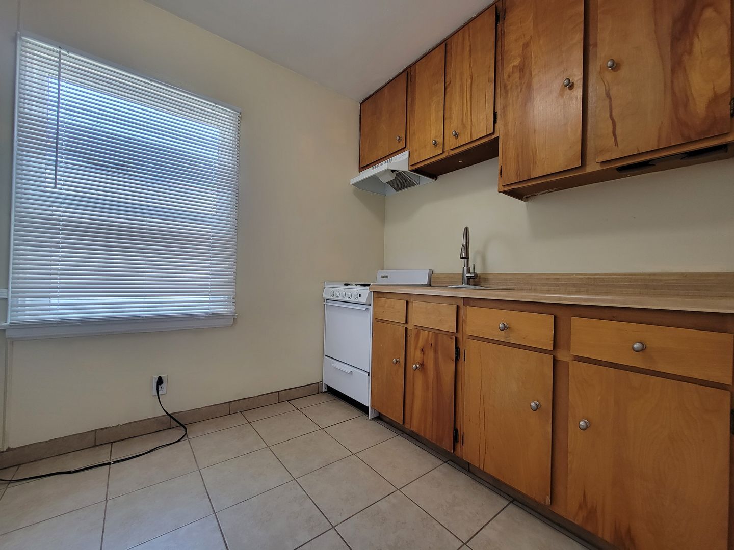 115-117 North Maple Street - Burbank - California - 1 bath rental property