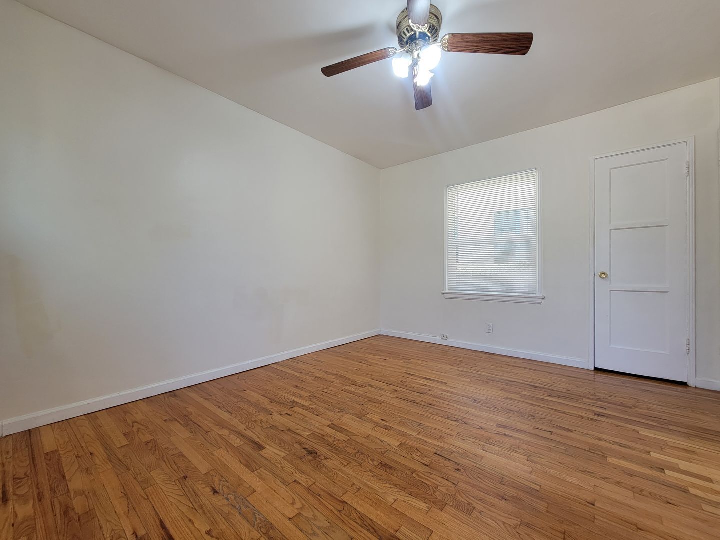 115-117 North Maple Street - Burbank - California - 1 bath rental property