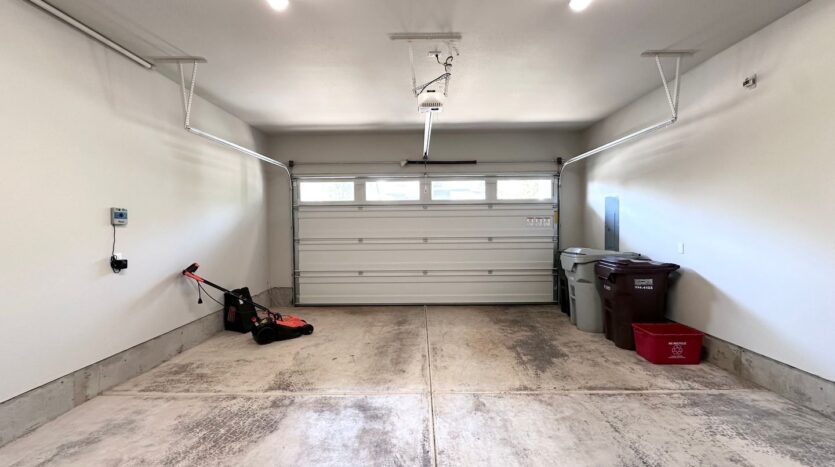 11732 SE Golden Eagle Ln - Happy Valley - Oregon - 4 bed, 2.5 bath rental property