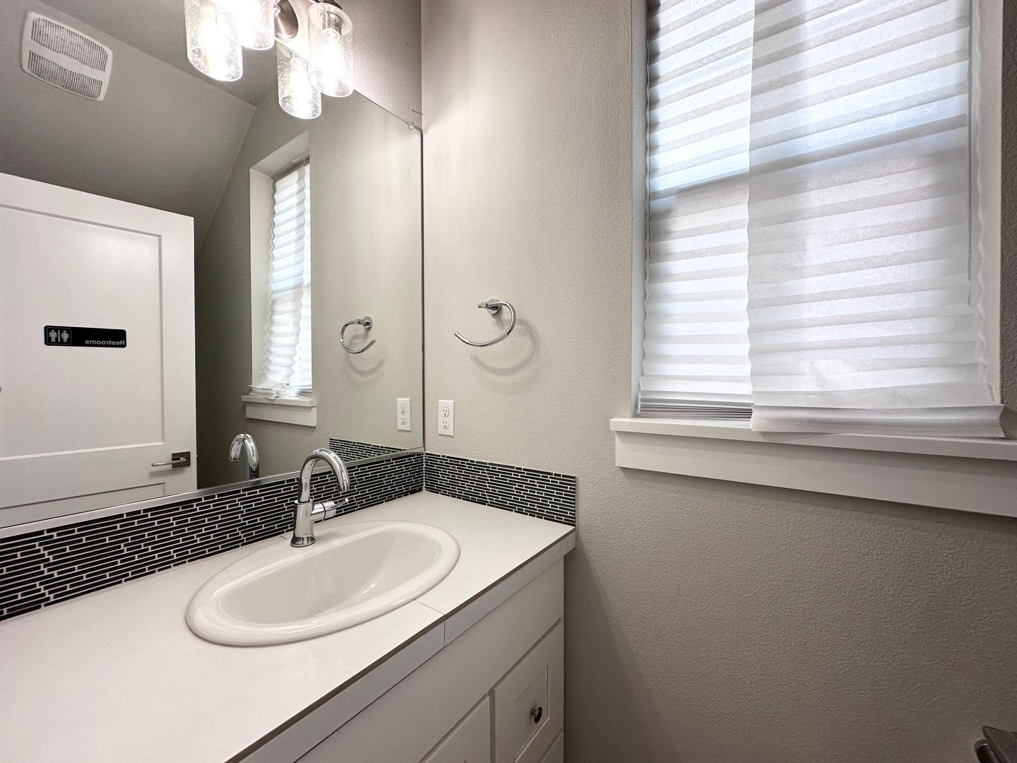 11732 SE Golden Eagle Ln - Happy Valley - Oregon - 4 bed, 2.5 bath rental property