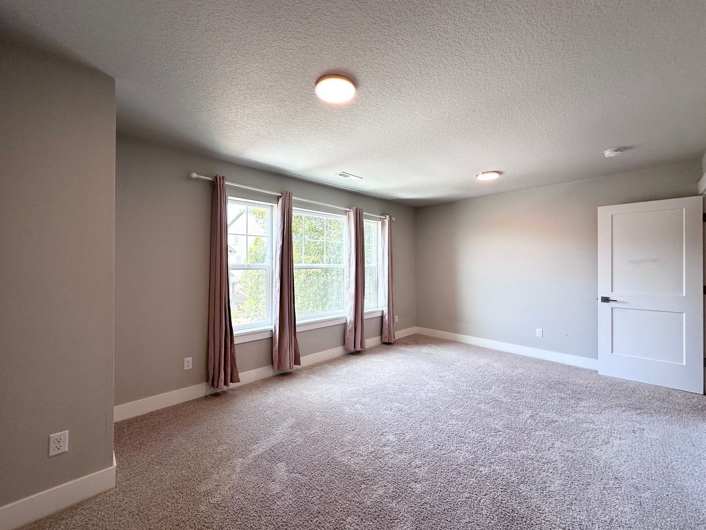 11732 SE Golden Eagle Ln - Happy Valley - Oregon - 4 bed, 2.5 bath rental property