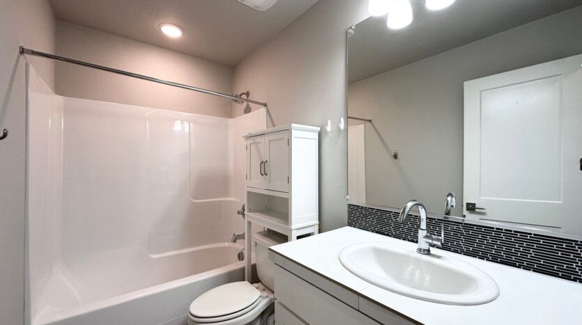11732 SE Golden Eagle Ln - Happy Valley - Oregon - 4 bed, 2.5 bath rental property