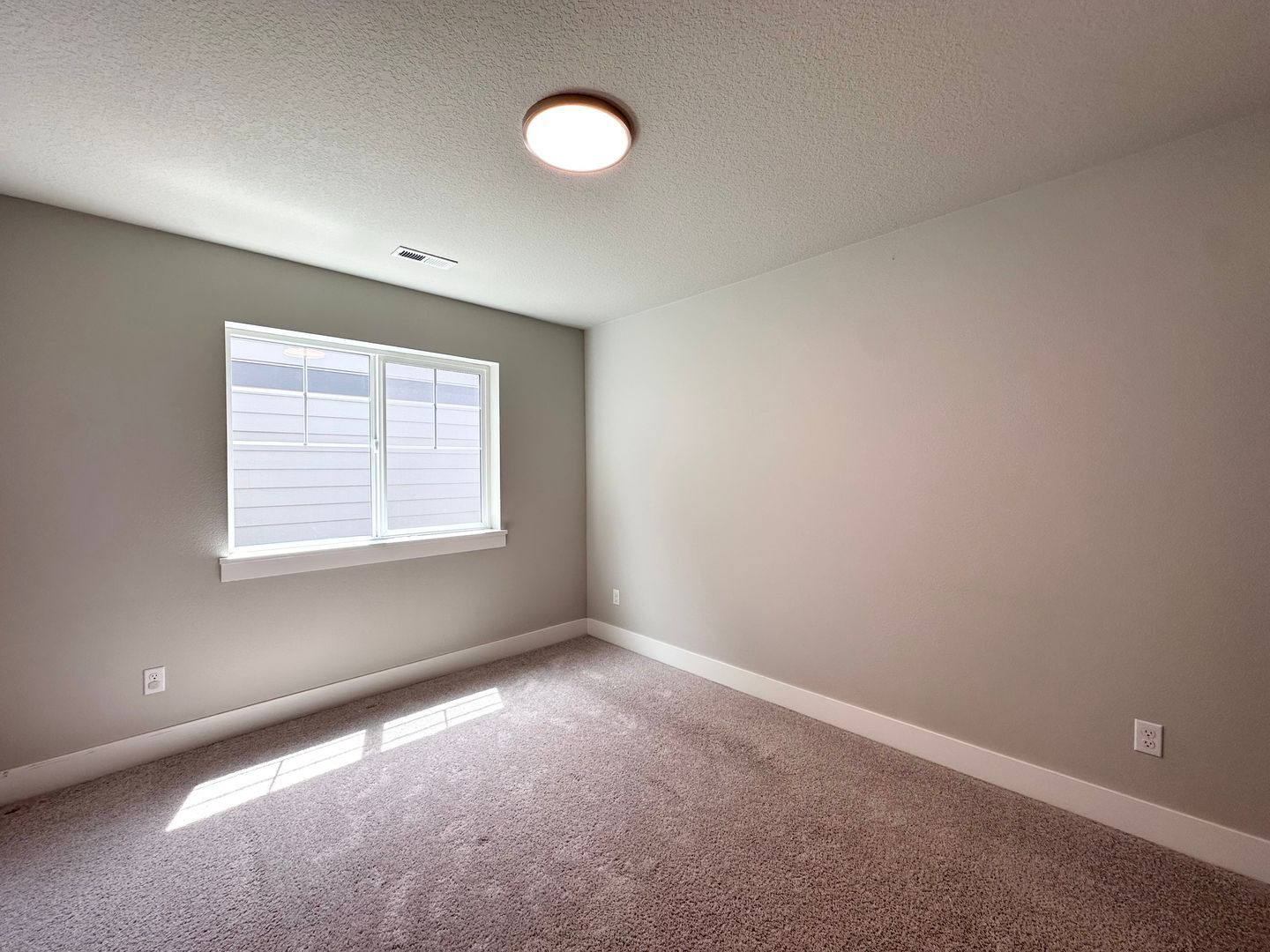 11732 SE Golden Eagle Ln - Happy Valley - Oregon - 4 bed, 2.5 bath rental property