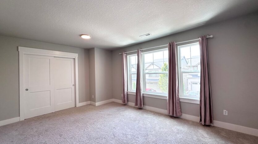 11732 SE Golden Eagle Ln - Happy Valley - Oregon - 4 bed, 2.5 bath rental property