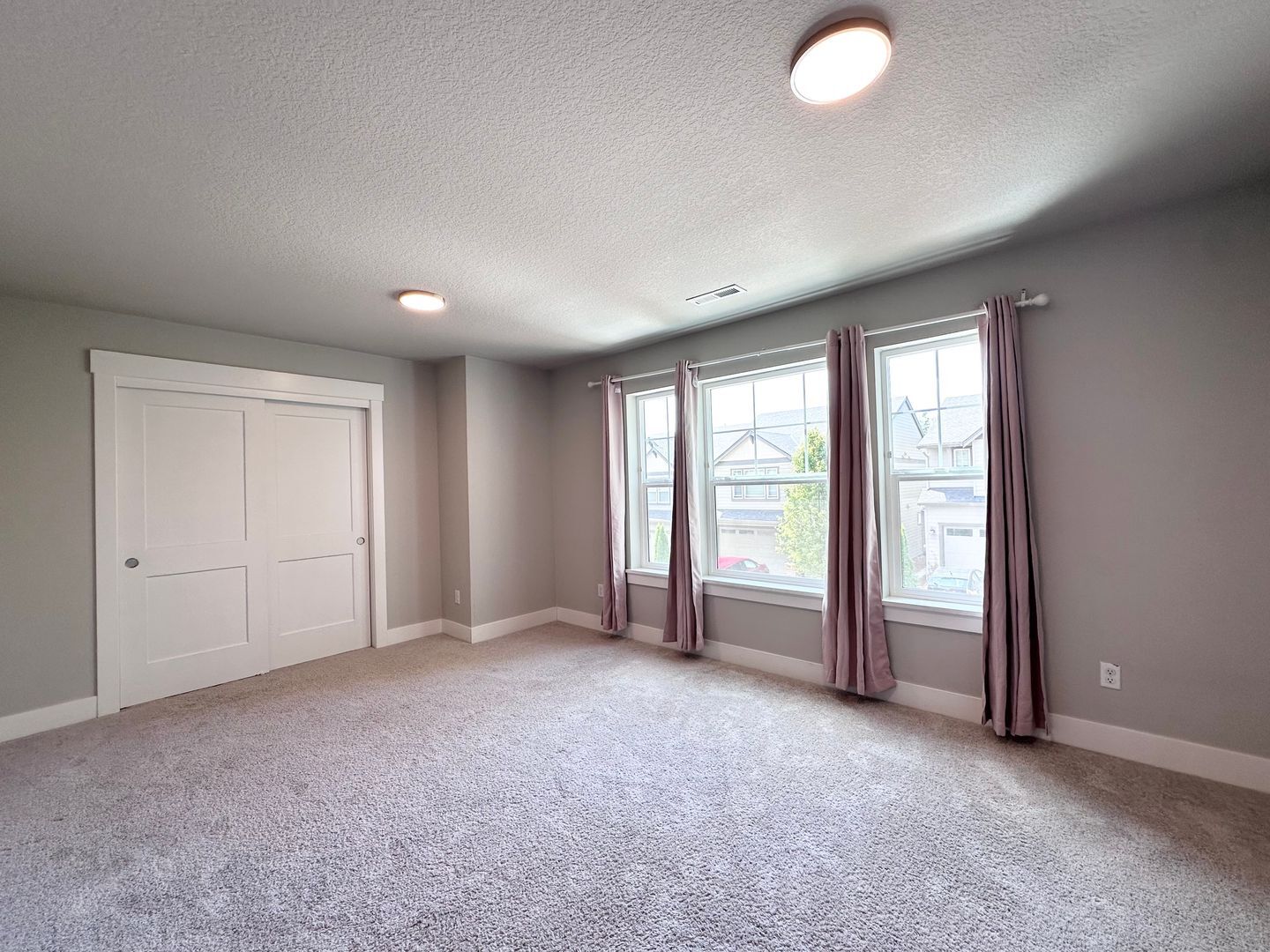 11732 SE Golden Eagle Ln - Happy Valley - Oregon - 4 bed, 2.5 bath rental property