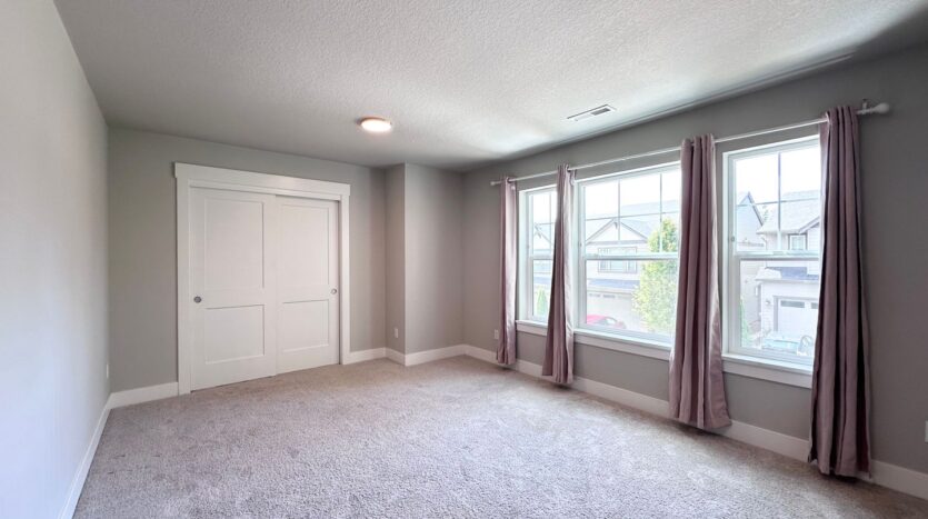 11732 SE Golden Eagle Ln - Happy Valley - Oregon - 4 bed, 2.5 bath rental property