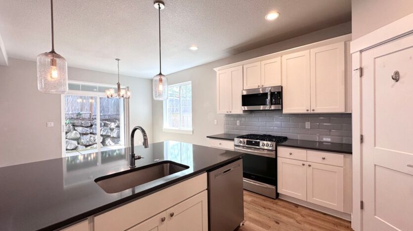 11732 SE Golden Eagle Ln - Happy Valley - Oregon - 4 bed, 2.5 bath rental property