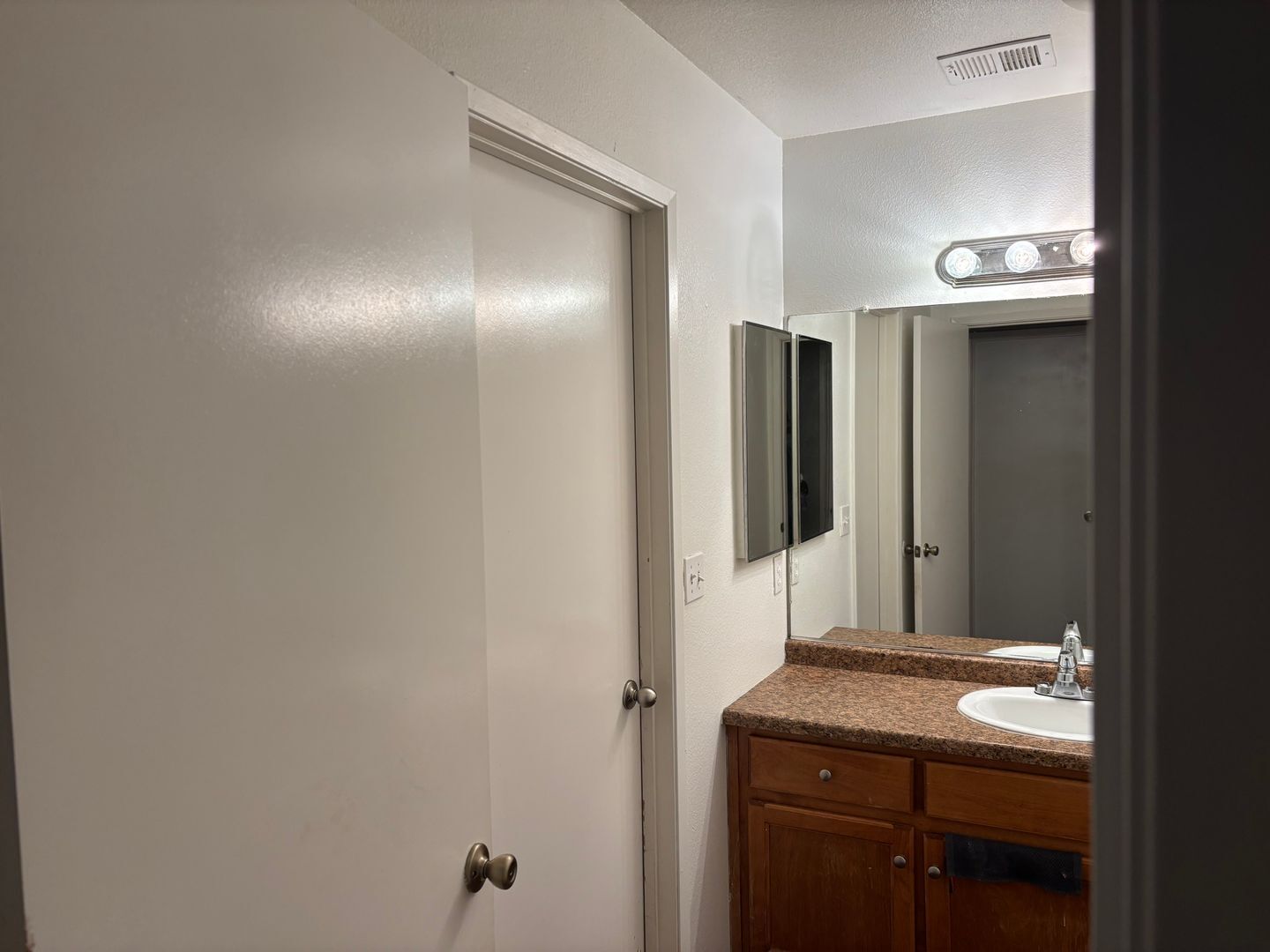 1190 S. Winery Ave.  #234 - Fresno - California - 2 bed, 1 bath rental property