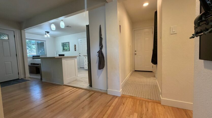 130 Brady Ct - Sacramento - California - 3 bed, 2 bath rental property