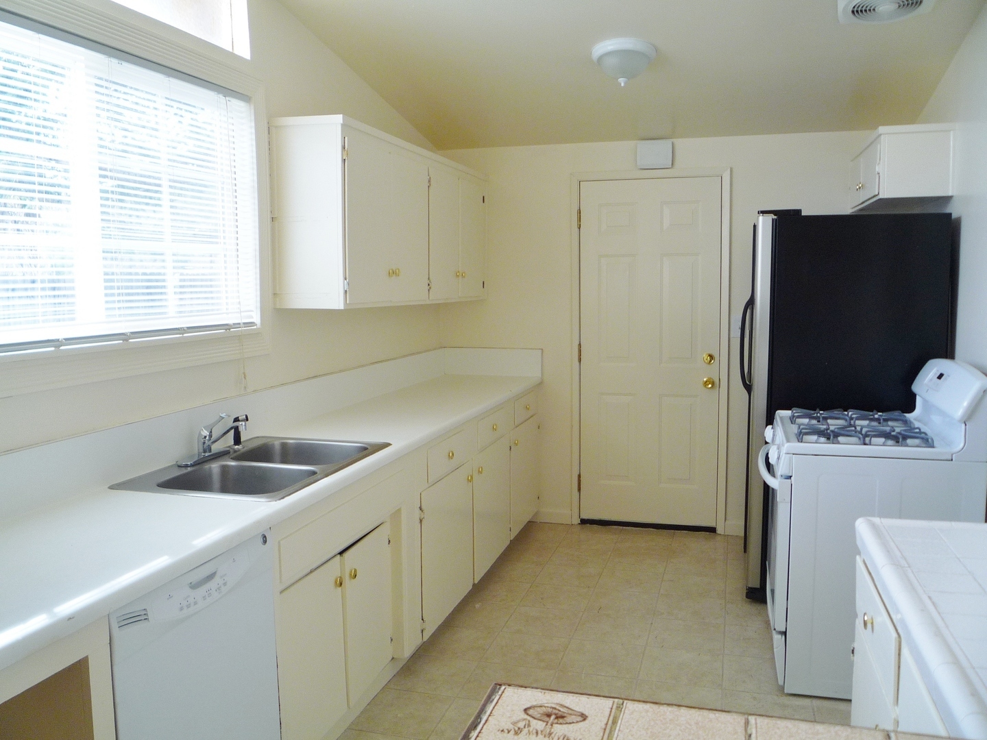 13808 Frame Rd. - Poway - California - 3 bed, 1.5 bath rental property