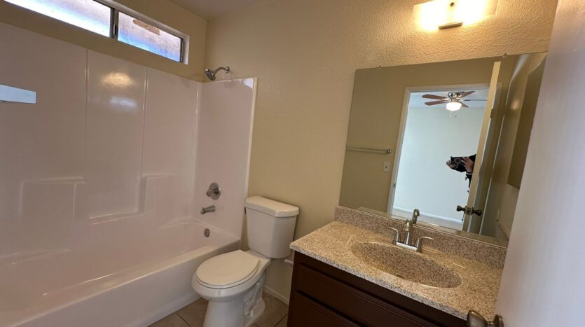13915 Spruce St - Hesperia - California - 2 bed, 2 bath rental property