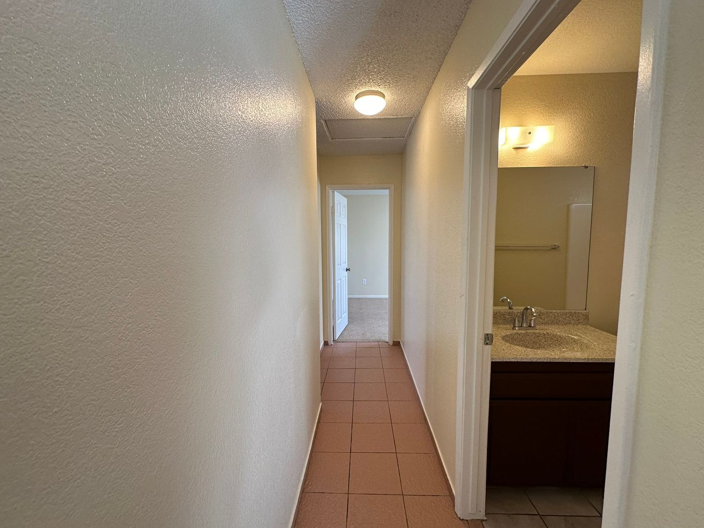 13915 Spruce St - Hesperia - California - 2 bed, 2 bath rental property