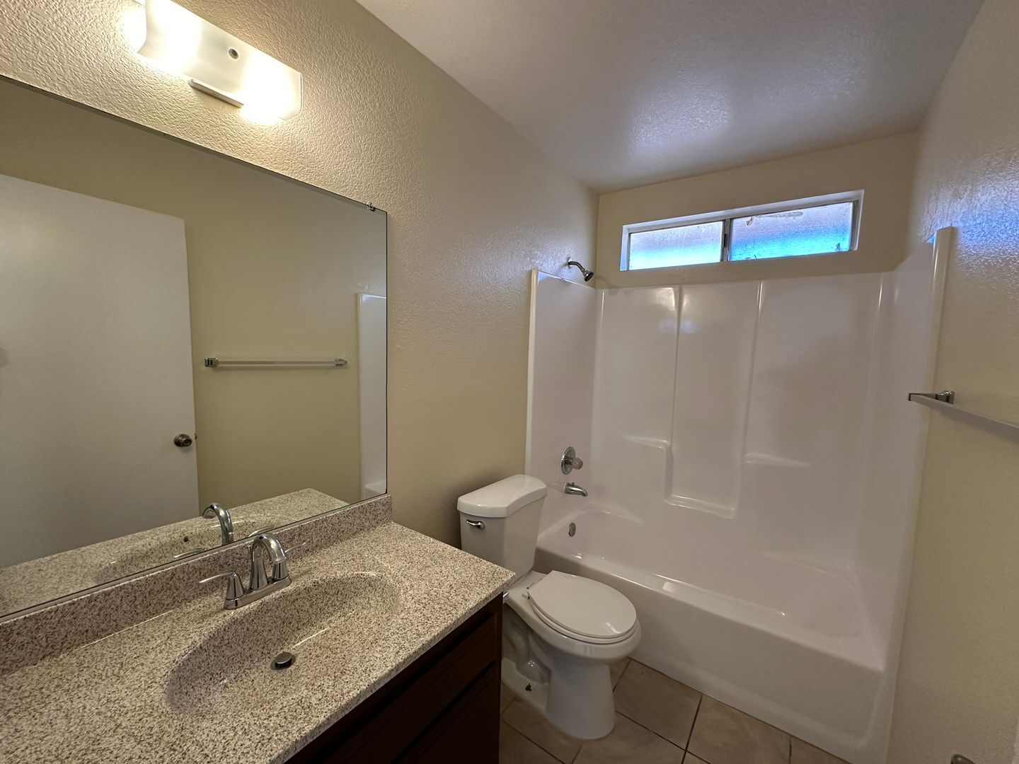13915 Spruce St - Hesperia - California - 2 bed, 2 bath rental property
