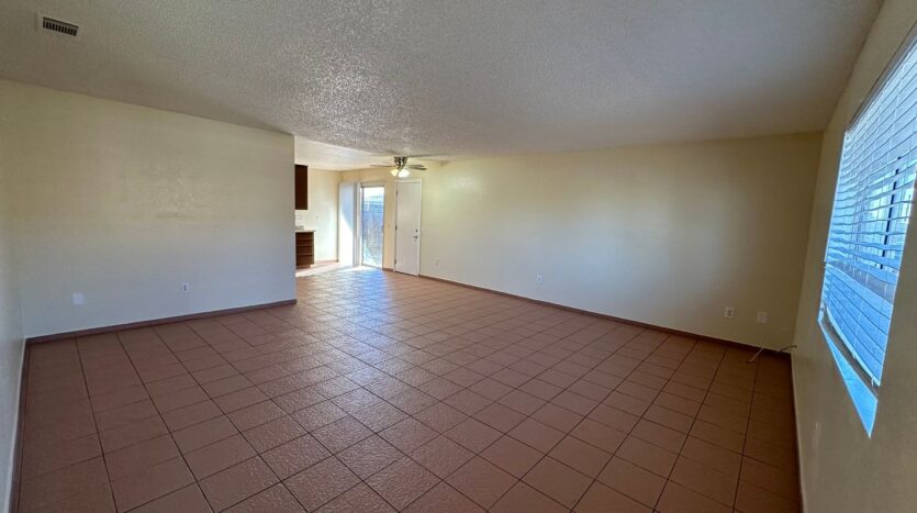 13915 Spruce St - Hesperia - California - 2 bed, 2 bath rental property