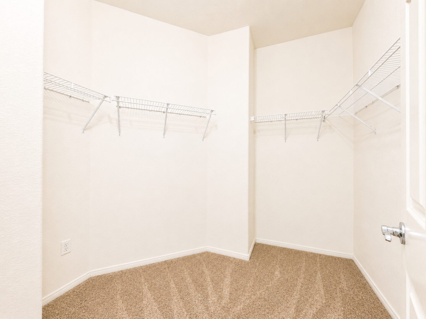 15325 Oak Tree Dr. #104 - Lake Elsinore - California - 3 bed, 2.5 bath rental property