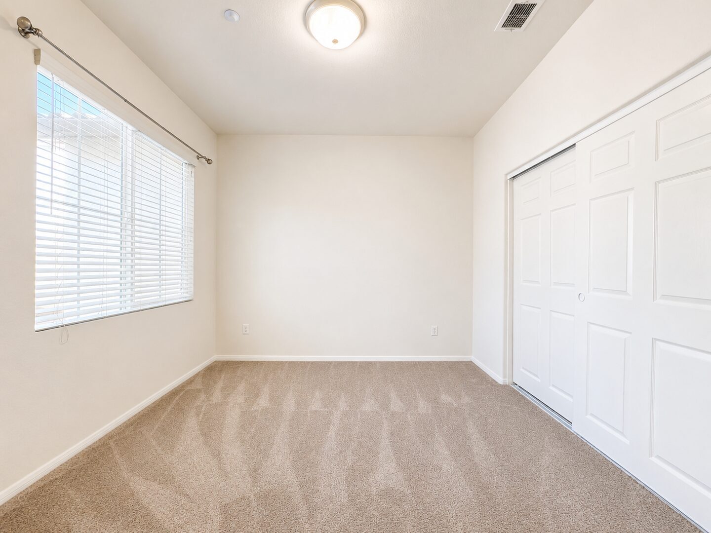 15325 Oak Tree Dr. #104 - Lake Elsinore - California - 3 bed, 2.5 bath rental property