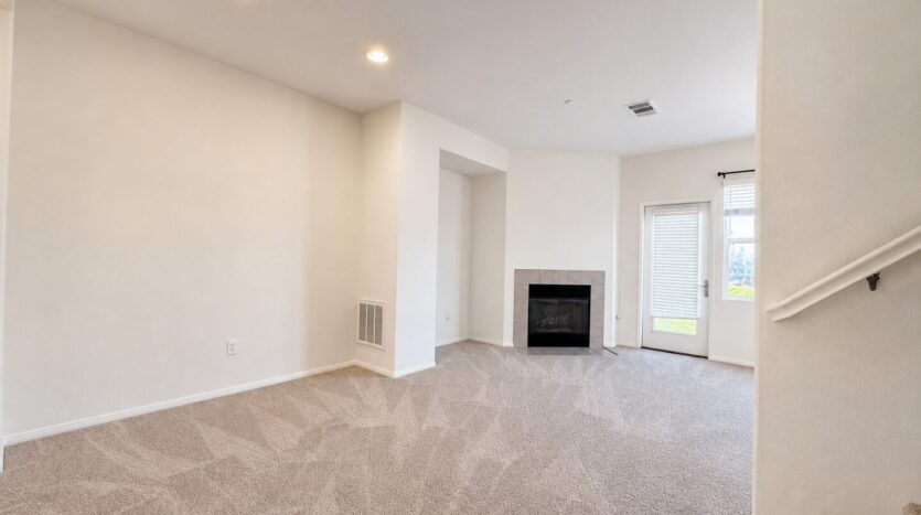 15325 Oak Tree Dr. #104 - Lake Elsinore - California - 3 bed, 2.5 bath rental property