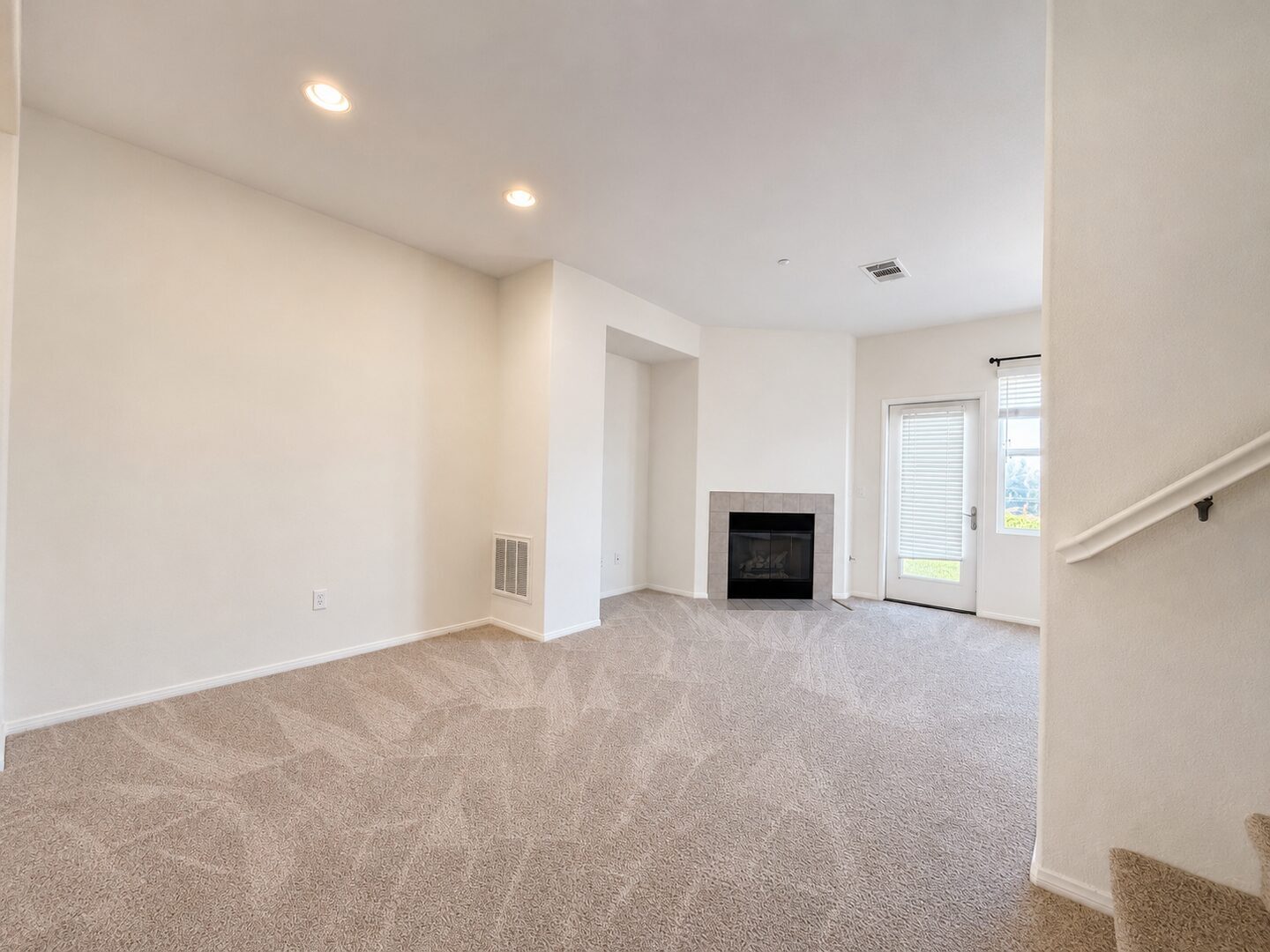 15325 Oak Tree Dr. #104 - Lake Elsinore - California - 3 bed, 2.5 bath rental property