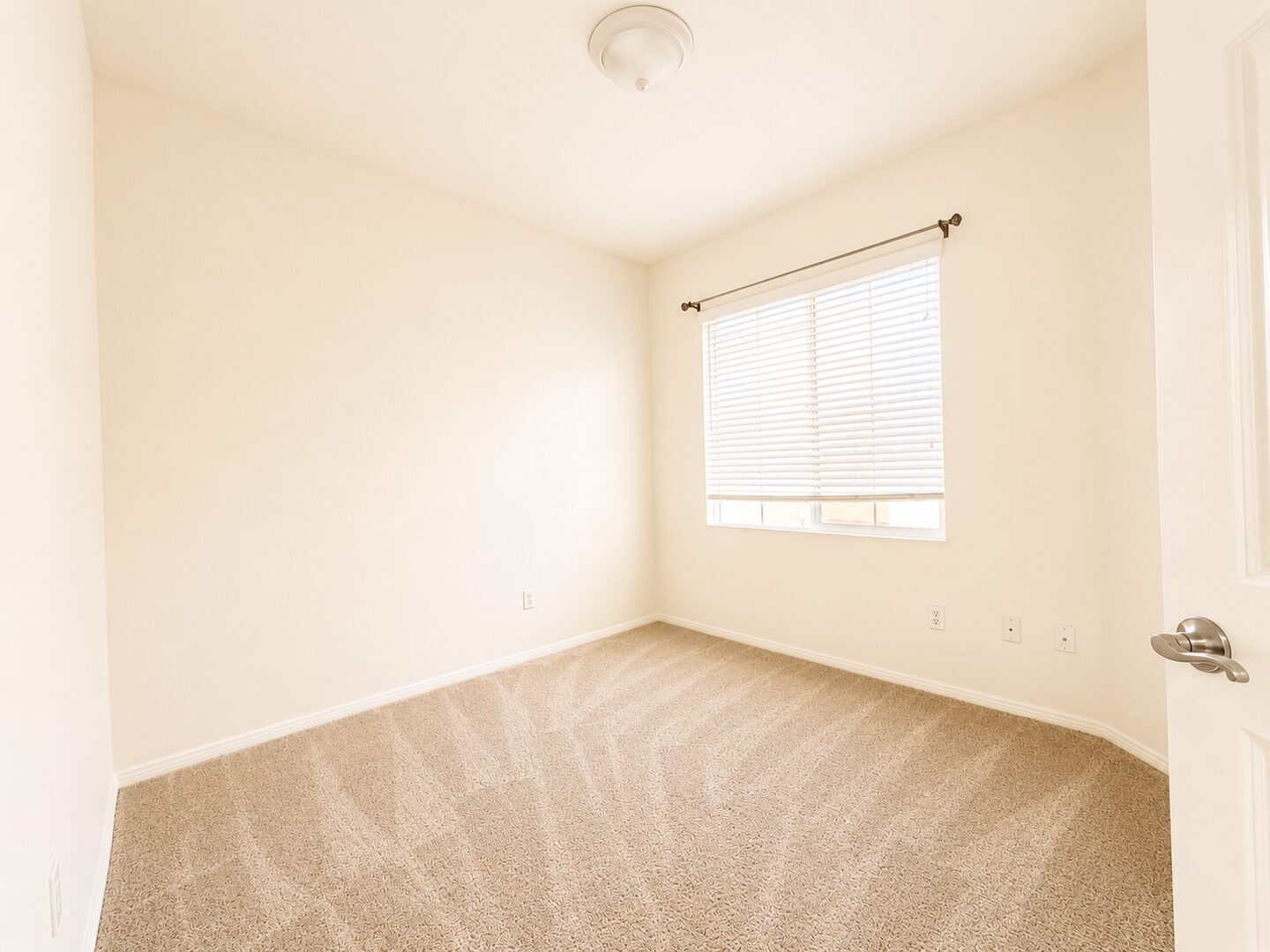 15325 Oak Tree Dr. #104 - Lake Elsinore - California - 3 bed, 2.5 bath rental property