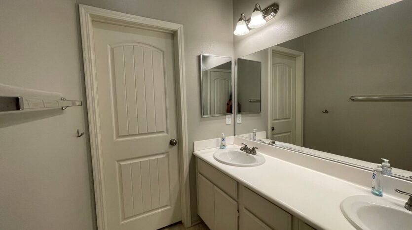1591 Stow Grove Ave - Chula Vista - California - 5 bed, 3.5 bath rental property
