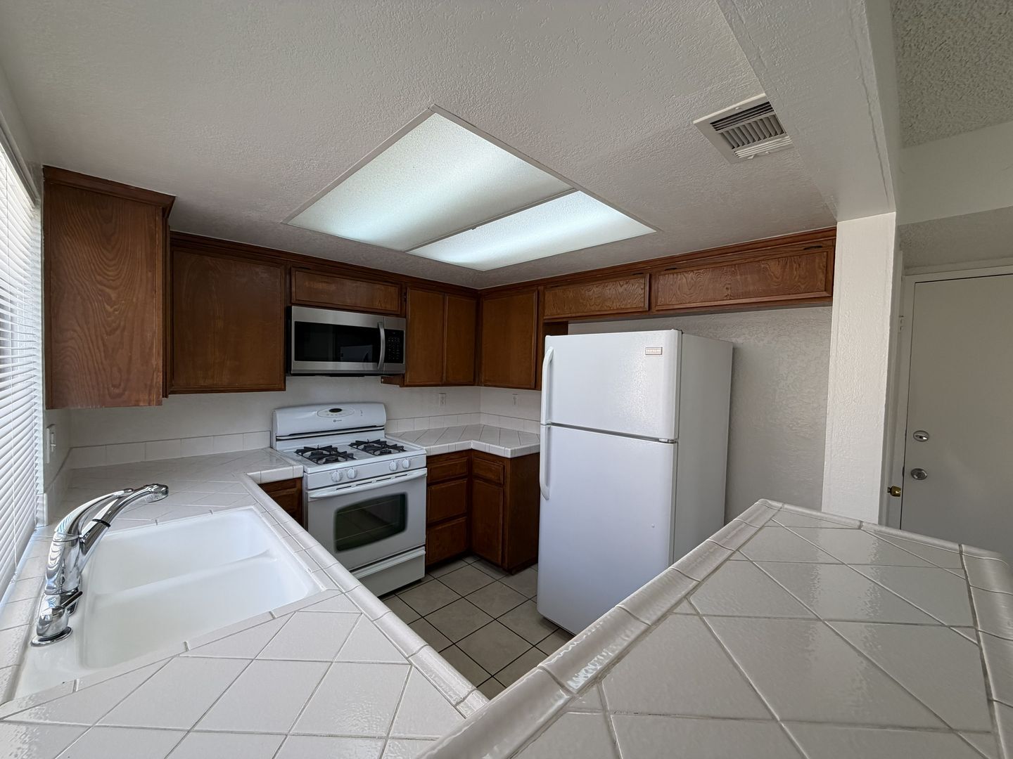 1594 Christopher Lane - Redlands - California - 2 bed, 1.5 bath rental property