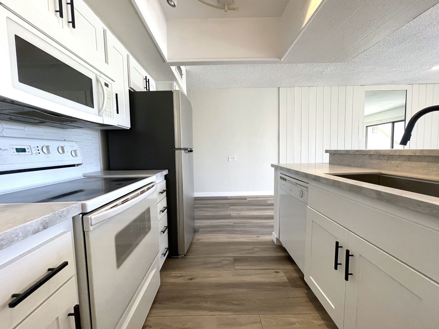 1655 E Palm Canyon Dr. Unit 408 - Palm Springs - California - 1 bed, 1 bath rental property