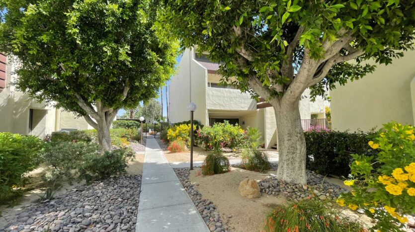 1655 E Palm Canyon Dr. Unit 408 - Palm Springs - California - 1 bed, 1 bath rental property