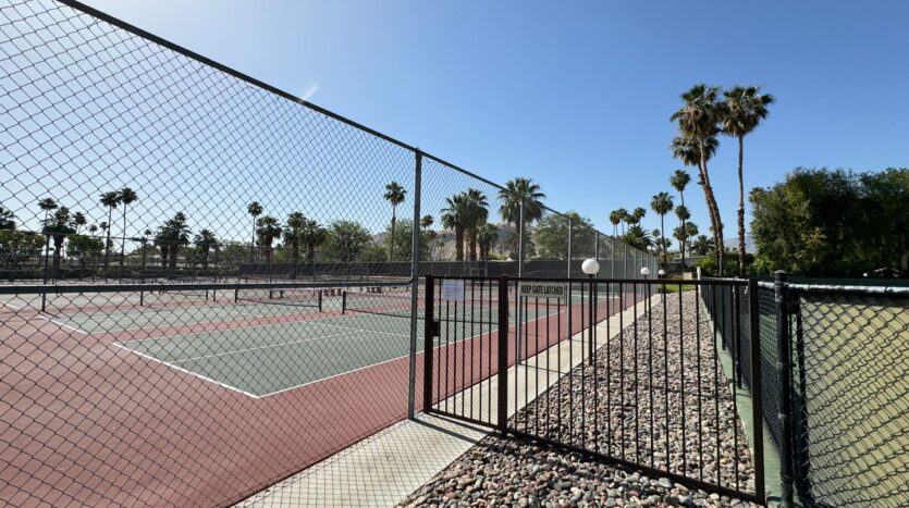 1655 E Palm Canyon Dr. Unit 408 - Palm Springs - California - 1 bed, 1 bath rental property